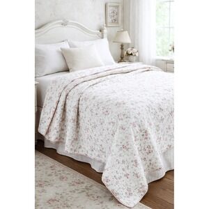 Simply Shabby Chic Rachel Ashwell Pink Floral Rosebud Quilt 94x88 Queen